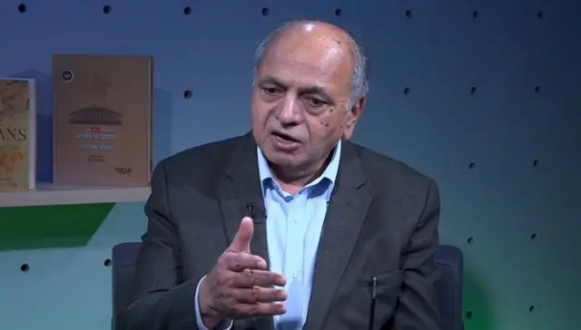 ज्येष्ठ विचारवंत, साहित्यिक आणि भाषा-अभ्यासक डॉ. गणेश देवी 