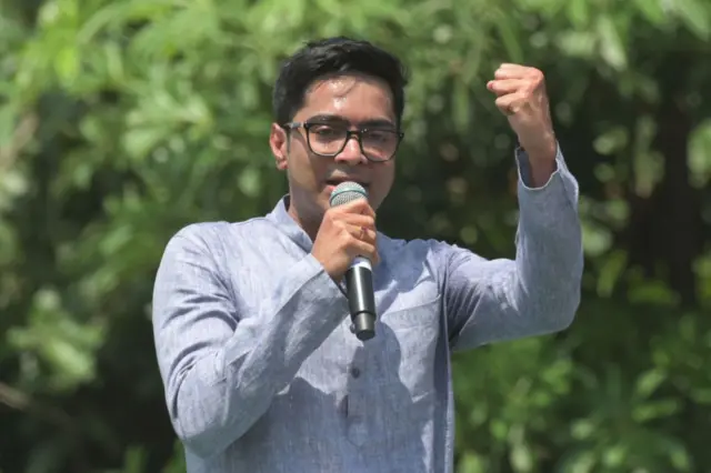 সংগঠনের রাশ ২০১৯ সাল থেকে নিজের হাতে অনেকটাই নিয়ে নেন অভিষেক ব্যানার্জী