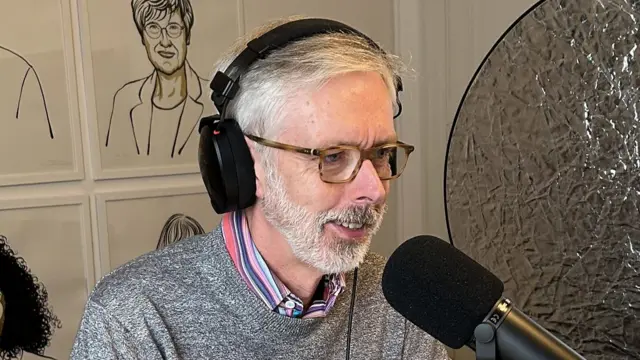 ኣዳም ካብ 2006 ኣትሒዙ ዳርጋ ምስ ኵሎም ተዓወትቲ ኖቤል ተዘራሪቡ