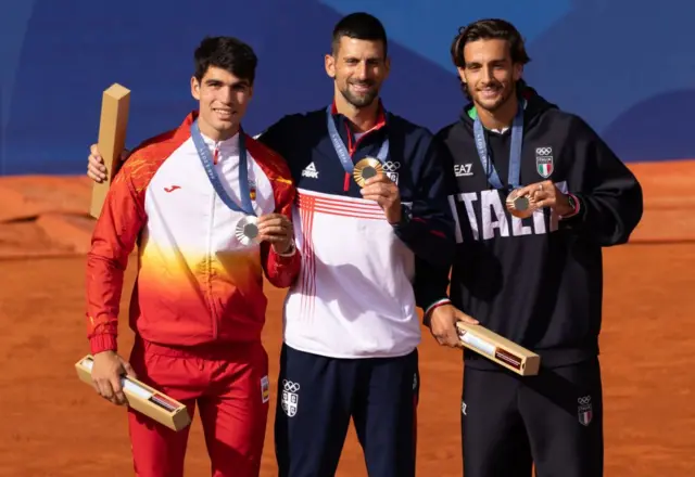 नोवाक जोकोविच, कार्लोस अल्काराझ आणि लॉरेन्झो मुसेट्टी