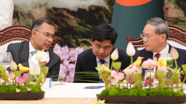 চীনের প্রিমিয়ার বা প্রধানমন্ত্রী লি কিয়াং এর সঙ্গে ঐতিহাসিক গ্রেট হলে বাংলাদেশের প্রধানমন্ত্রী তারেক রহমান