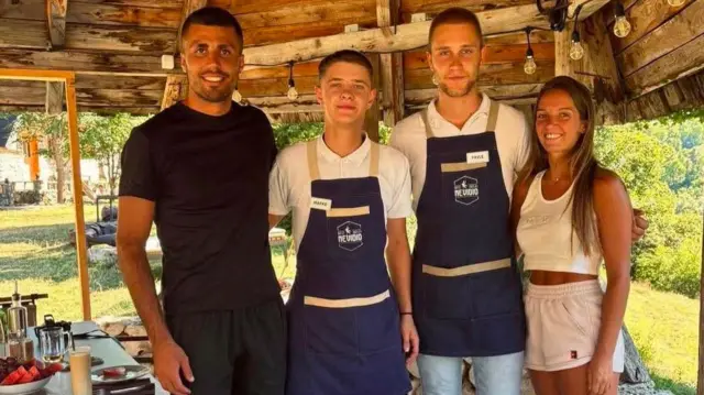 Rodri je sa suprugom uživao u tradicionalnim jelima
