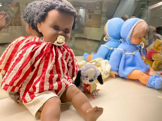 ઢીંગલીઘર, ઢીંગલી, રાજકોટ, પાકિસ્તાન, રશિયા, જર્મની,ગુજરાત,દેશ, વિદેશ