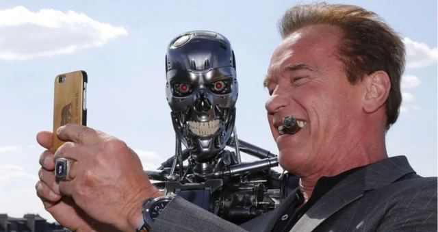 செயற்கை நுண்ணறிவு, தொழில்நுட்பம், மோல்ட்புக், இணையம்