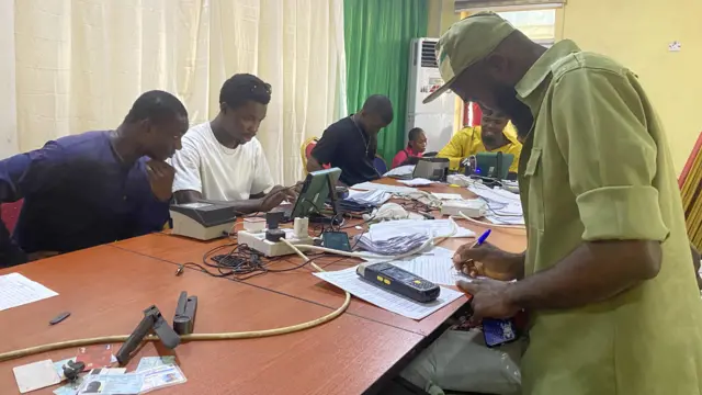 Pesin wey dey register im pvc
