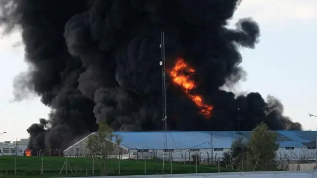 મધ્યપૂર્વ એશિયા તણાવ, શું ત્રીજું વિશ્વયુદ્ધ થશે, ઇરાન અને અમેરિકા-ઇઝરાયલ યુદ્ધ, વિશ્વયુદ્ધ ક્યારે અને કેવી રીતે થાય, સ્ટ્રેટ ઓફ હોર્મુઝ, રાતો સમુદ્ર, બીબીસી ગુજરાતી આંતરરાષ્ટ્રીય સમાચાર ઇન્ટરનેશનલ ન્યૂઝ