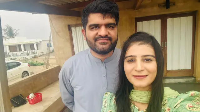 شکار پور کی خاتون ڈی ایس پی  پارس بکھرانی اور ڈی ایس پی ڈاکٹر ظہور احمد سومرو