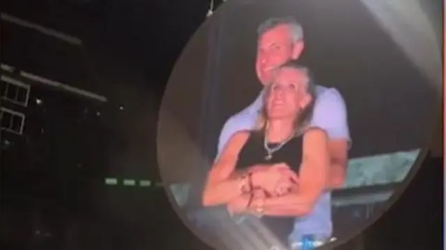 કોલ્ડપ્લે કૉન્સર્ટનો વીડિયો વાઇરલ થયા બાદ કંપનીએ સીઈઓને રજા પર મોકલી દીધાં – ન્યૂઝ અપડેટ