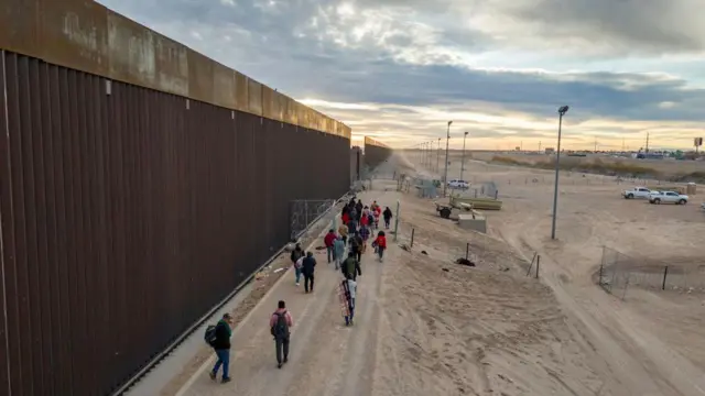 Стена на границе с Мексикой