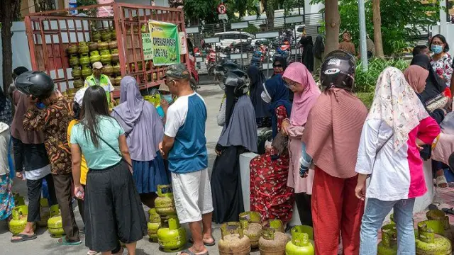 Operasi Pasar itu digelar untuk memudahkan warga mendapatkan elpiji dalam jumlah cukup sesuai harga eceran tertinggi dan menekan kecenderungan kenaikan harga akibat meningkatnya permintaan menjelang lebaran. 
