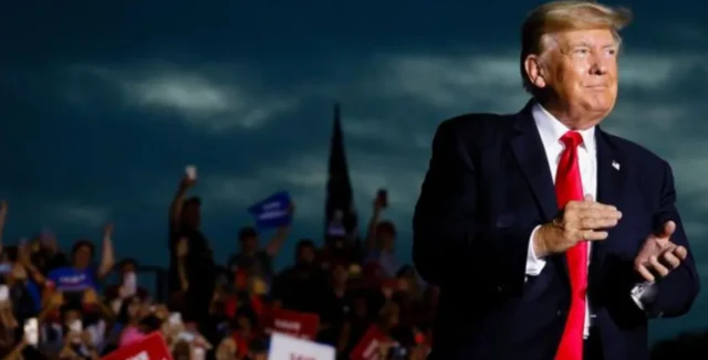 டொனால்ட் டிரம்ப்