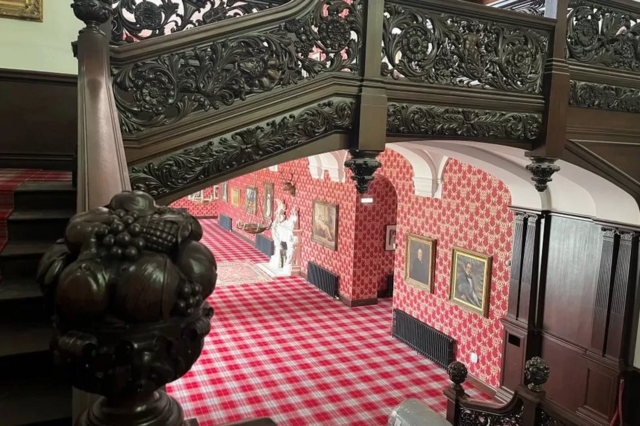 Área interna do castelo, com detalhessite caixa economica federal loteriasbranco e vermelho