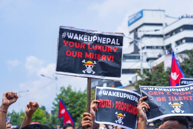 நாட்டின் பல்வேறு பகுதிகளில் போலீசார் தீவிர கண்காணிப்பு.