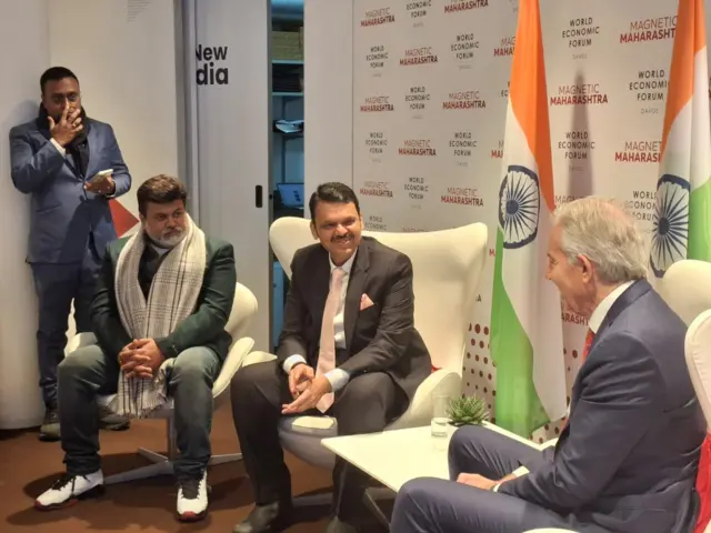 उद्योग मंत्री उदय सामंतदेखील मुख्यमंत्री देवेंद्र फडणवीस यांच्यासमवेत या दौऱ्यावर गेले आहेत.