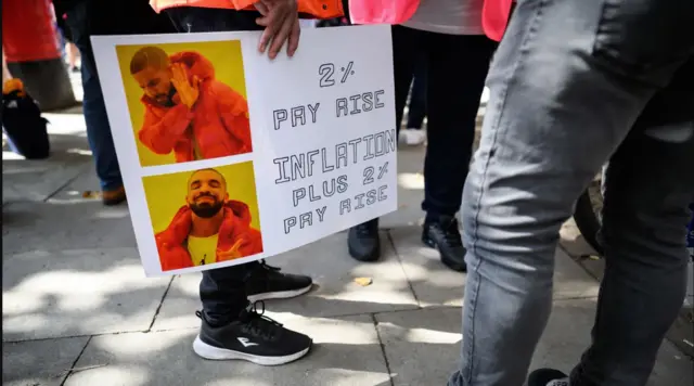 ሰልፈኛታትን ተጣበቕቲ መሰላትን መልእኽቶም ንምሕላፍ ኣዝዮም ፍሉጣት ሚማት ኢንተርነት ክጥቀሙ ጸኒሖም’ዮም