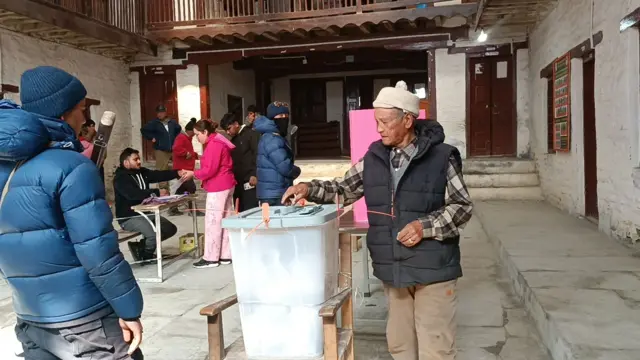 मनाङमा मतदान