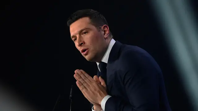Jordan Bardella, 30 tuổi, dự kiến sẽ trở thành ứng cử viên tổng thống của RN nếu bà Le Pen bị ngăn cản tranh cử