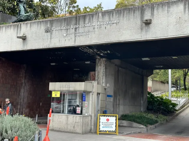 Entrada de la Universidad Javeriana en Bogotá. 