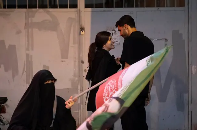 تصاویر زنان با پوشش اختیاری در مراسم محرم امسال به چشم می‌خورد