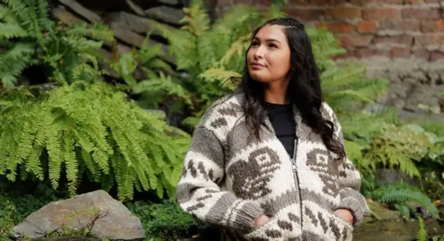 سویٹر، ڈیزائنر ڈریسز، سردیاں، پاکستان