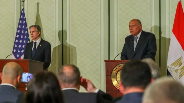 وزير الخارجية الأمريكي أنتوني بلينكن ونظيره المصري سامح شكري.