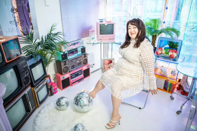 यासुको Yasuko represents Bloom Creative, a plus-size modelling agency in Japan