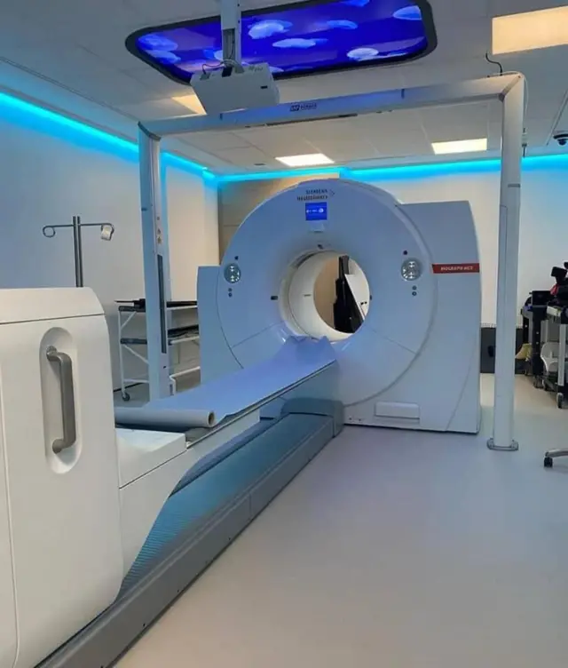 Medical scanning machine 