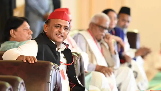 अखिलेश यादव