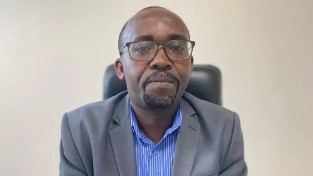 Inzobere mu ndimi, Jean Claude Uwiringiyimana