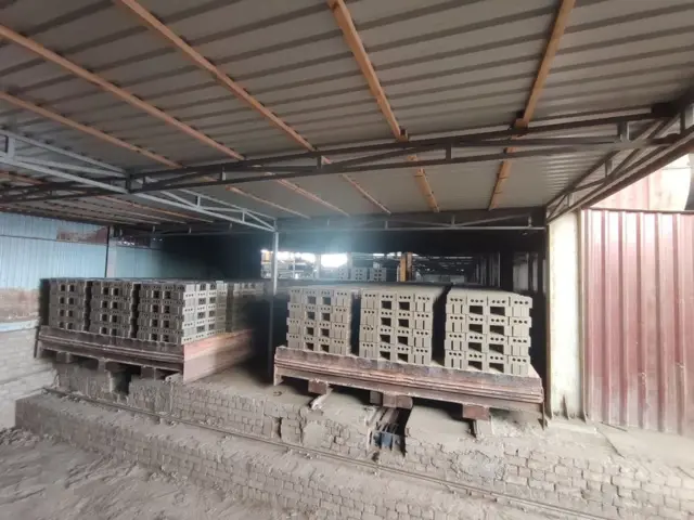 Асылбек Абдразаковдун айтымында, эки завод алардын айылында жайгашкан