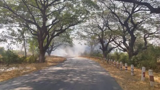 အခုလအစောပိုင်းတုန်းကလည်း ဆားတောင်မြို့မှာ ကင်းလှည့်နေတဲ့ စစ်ကောင်စီ ရဲတပ်ဖွဲ့ဝင်တွေ တိုက်ခိုက်ခံရမှု ဖြစ်ခဲ့ပါတယ်။ 