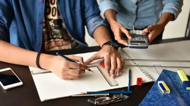 कनाडा- क्या विश्वविद्यालयों और कॉलेजों में होता है शोषण?