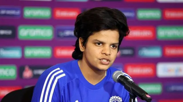 શેફાલી વર્મા કોણ છે, શેફાલી વર્માની ક્રિકેટની સફર, ભારત અને દક્ષિણ આફ્રિકા મહિલા ક્રિકેટ ફાઇનલ, નવી મુંબઈ ડીવાય પાટીલ સ્ટેડિયમ, બીબીસી ગુજરાતી સ્પોર્ટ્સ સમાચાર