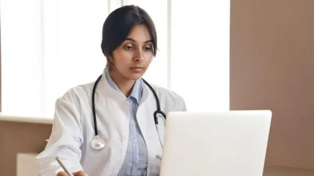 మెడికల్ విద్యార్థి