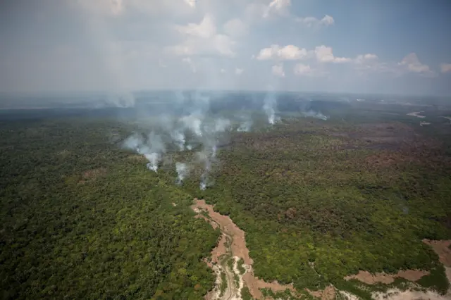 Rios e igarapés secos na Amazônia