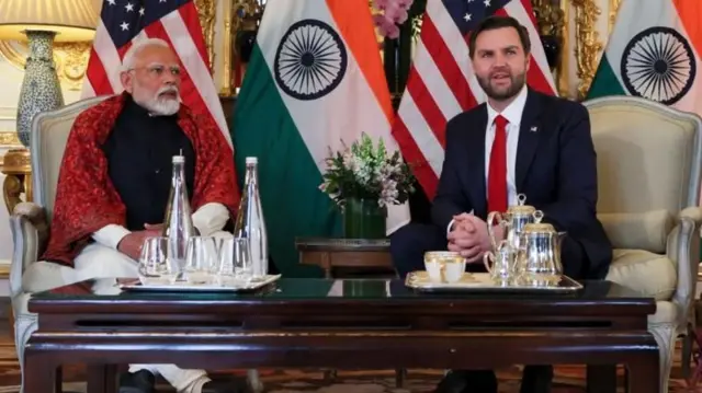 पंतप्रधान मोदी आणि जे डी व्हेन्स यांची भेट पहिल्यांदा याच वर्षी फेब्रुवारी महिन्यात पॅरिसमध्ये आयोजित एआय समिटमध्ये झाली होती