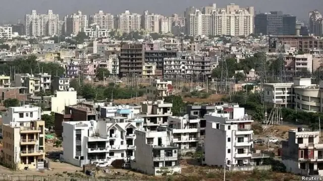 विश्लेषक भारत के सभी बड़े शहरों की तुलना में दिल्ली में भूकंप की आशंका ज़्यादा बताते हैं