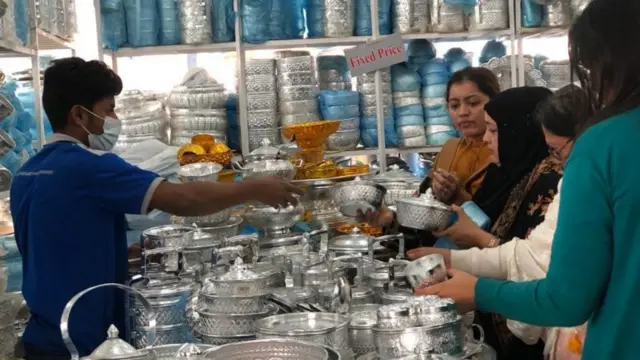 পূর্বাচলের বাণিজ্য মেলার একটি দোকান