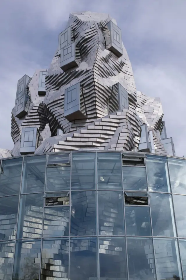  موزه لوما، آرل فرانسه 