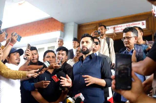 राष्ट्रिय स्वतन्त्र पार्टीका सभापति रवि लामिछाने सुनसरी घटनाको विषयमा छलफल गर्न सिंहदरबारमा बसेको सर्वदलीय बैठकपछि सञ्चारकर्मीसँग कुरा गर्दै