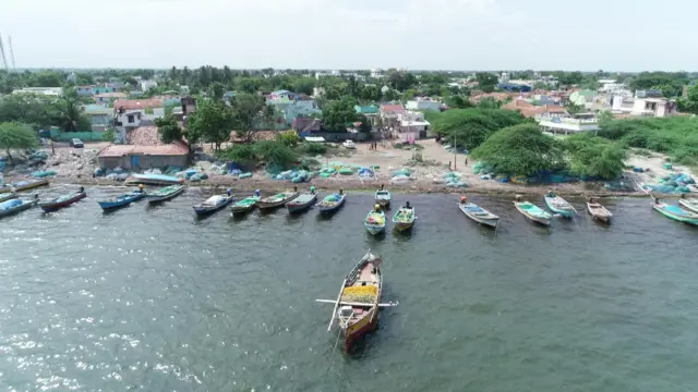 சட்டவிரோத படகு சவாரியால் பறிபோகும் உயிர்கள்: கடற்கரை கிராமங்களில் என்ன நடக்கிறது?