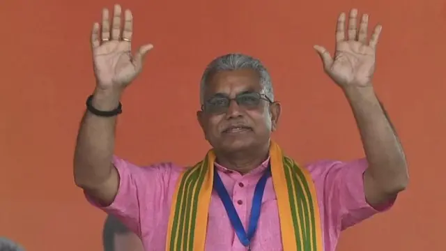दिलीप घोष यांची पार्श्वभूमी राष्ट्रीय स्वयंसेवक संघाची असून ते भाजपमधील एक ज्येष्ठ नेते आहेत.
