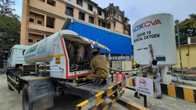 હૉસ્પિટલોમાં દાખલ કરાયેલા દર્દીઓ ઓક્સિજનની અછતને લીધે મૃત્યુ પામ્યા હતા