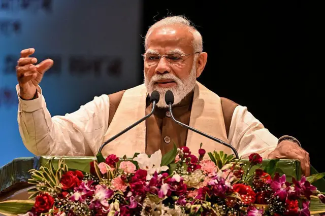 పశ్చిమ బెంగాల్ అసెంబ్లీ ఎన్నికలు 2026, తేదీలు, వివాదాలు, రాజకీయ వ్యూహాలు, ఎన్నికల కమిషన్, ఓటింగ్, నామినేషన్లు