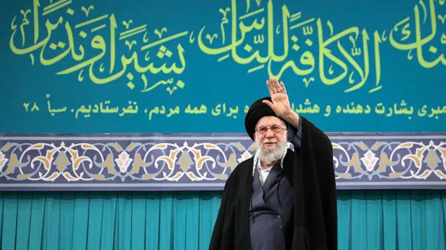 علی خامنه‌ای