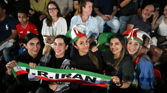 طرفداران تیم ملی فوتبال ساحلی ایران