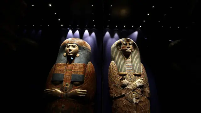 تابوتان فرعونيان مصنوعان من خشب الأرز