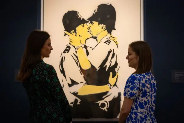 Banksy, Kissing Coppers