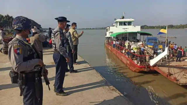 စစ်ကောင်စီတပ်နဲ့ ရက္ခိုင့်တပ်တော်အေအေတို့အကြား အပစ်ခတ်ရပ်စဲပြီးနောက် ကျောက်တော် ပလက်ဝ ရေကြောင်းပြန်ဖွင့်ခဲ့