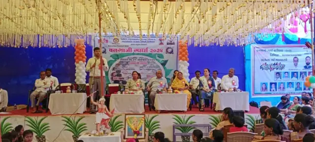 बारीपाडा येथे आयोजित वनभाजी महोत्सव आणि स्पर्धा